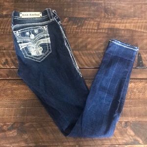 Low rise, skinny Rock Revival jeans. Great condition!